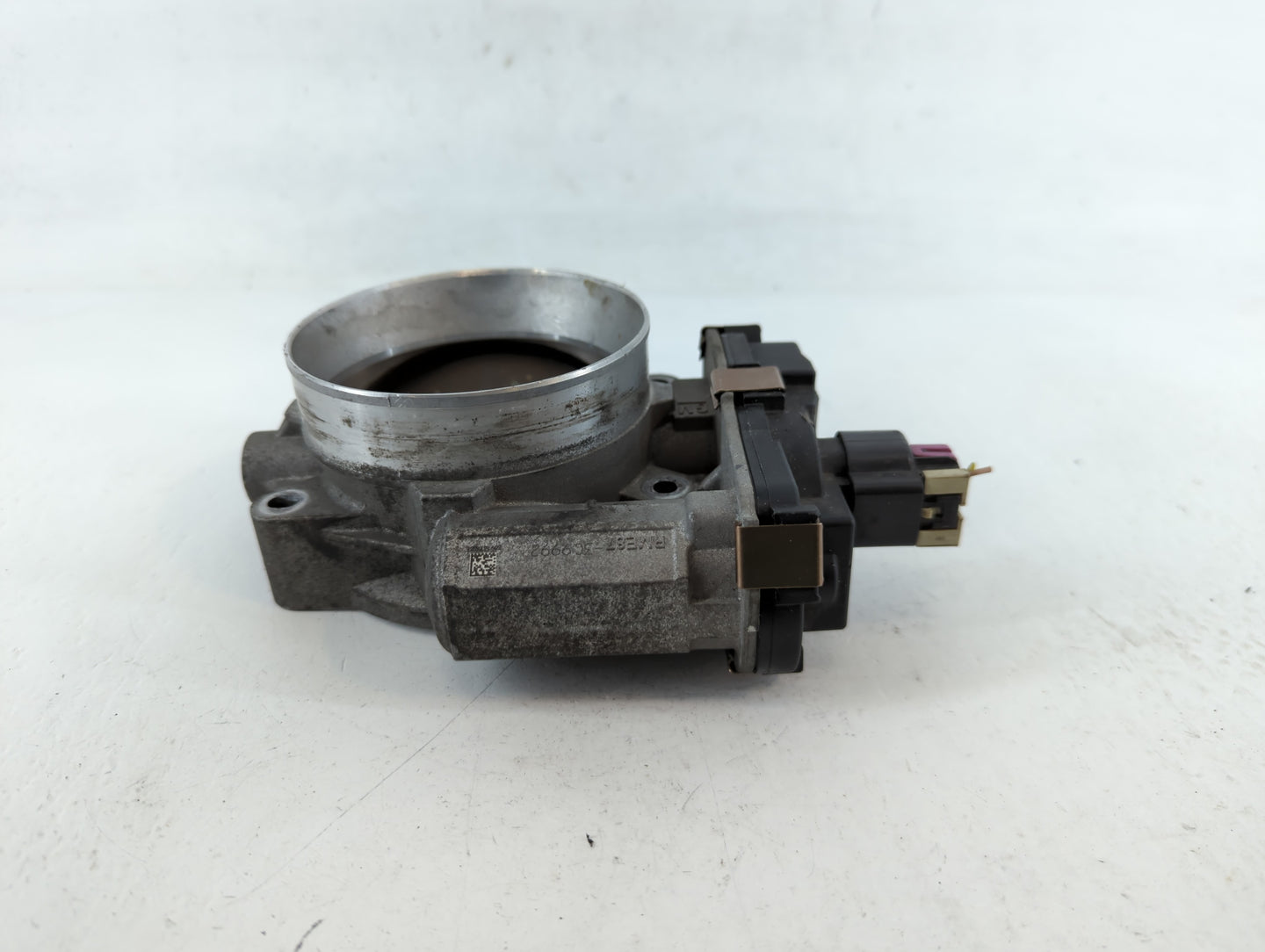2012 Chevrolet Avalanche 1500 Throttle Body P/N:RME87-3C9992 Fits Fits 2009 2010 2011 2013 2014 2015 OEM Used Auto Parts - Oemusedautoparts1.com