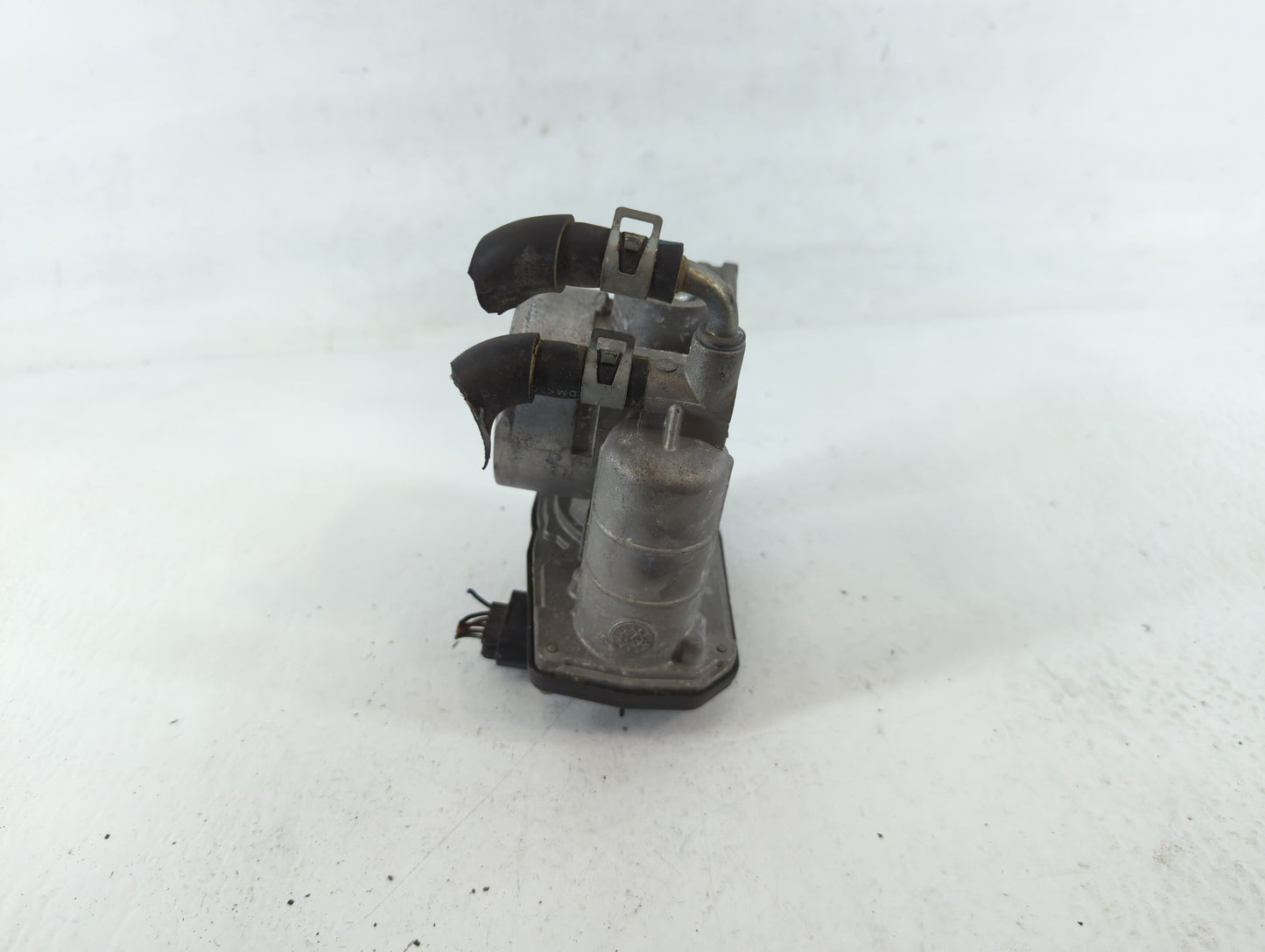 2008-2013 Infiniti G37 Throttle Body P/N:9302H RME60-21 Fits OEM Used Auto Parts - Oemusedautoparts1.com