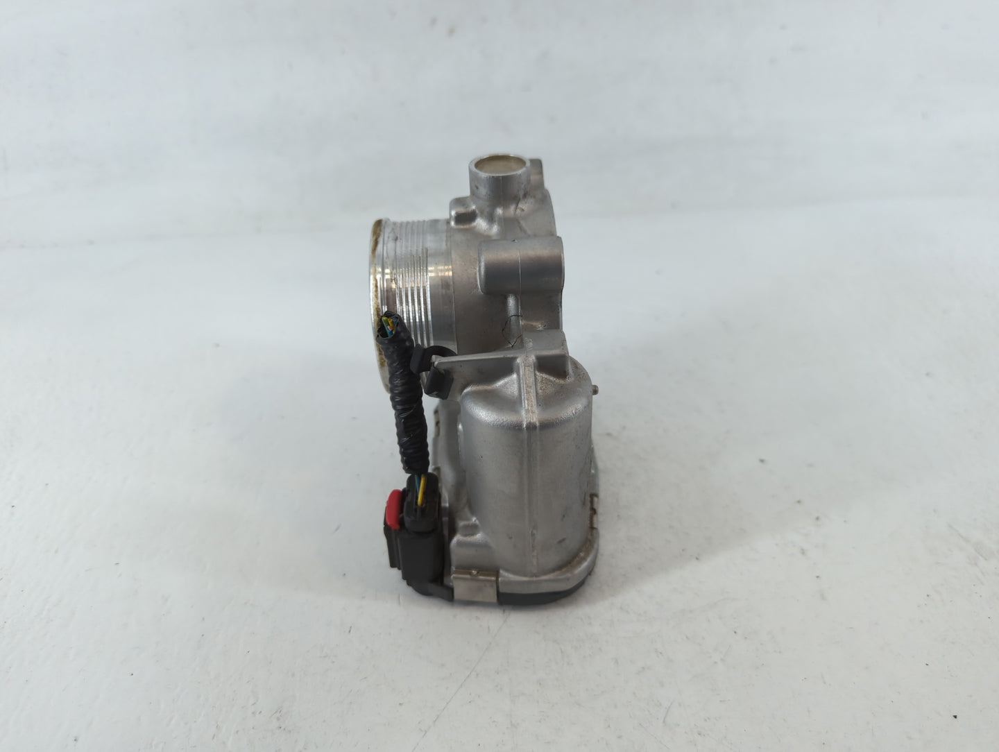 2014-2020 Ford Fusion Throttle Body P/N:DS7E-9F991-BB Fits Fits 2014 2015 2016 2017 2018 2019 2020 2021 2022 OEM Used Auto Parts - Oemusedautoparts1.com