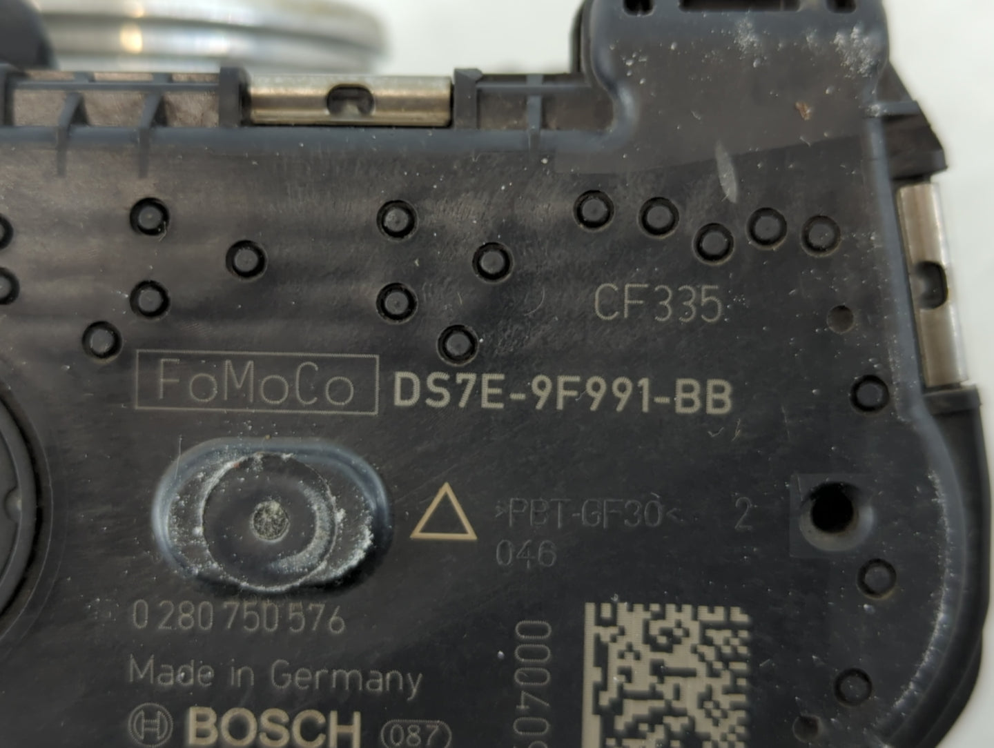 2014-2020 Ford Fusion Throttle Body P/N:DS7E-9F991-BB Fits Fits 2014 2015 2016 2017 2018 2019 2020 2021 2022 OEM Used Auto Parts - Oemusedautoparts1.com