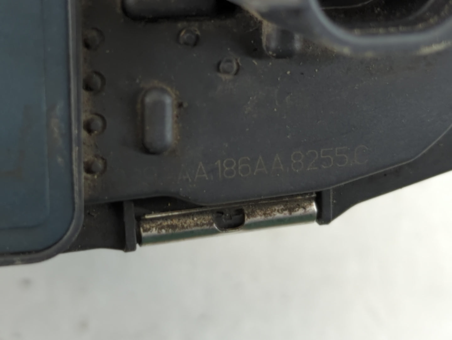 2010-2011 Chevrolet Equinox Throttle Body P/N:186AA8255C Fits Fits 2007 2008 2009 2010 2011 2012 OEM Used Auto Parts - Oemusedautoparts1.com