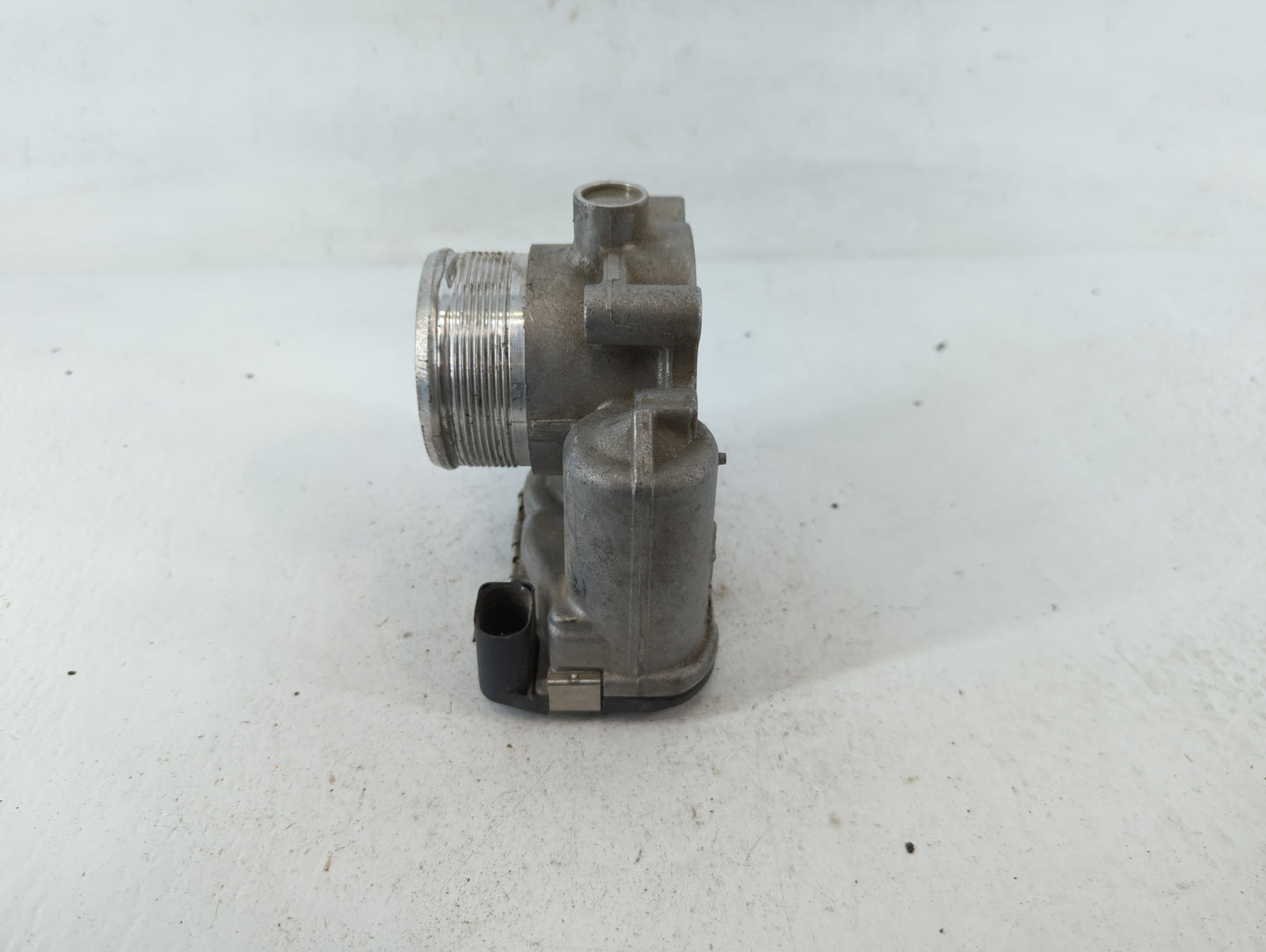 2017-2018 Audi A3 Throttle Body P/N:06K 133 062 M Fits Fits 2017 2018 2019 2020 2021 2022 OEM Used Auto Parts - Oemusedautoparts1.com