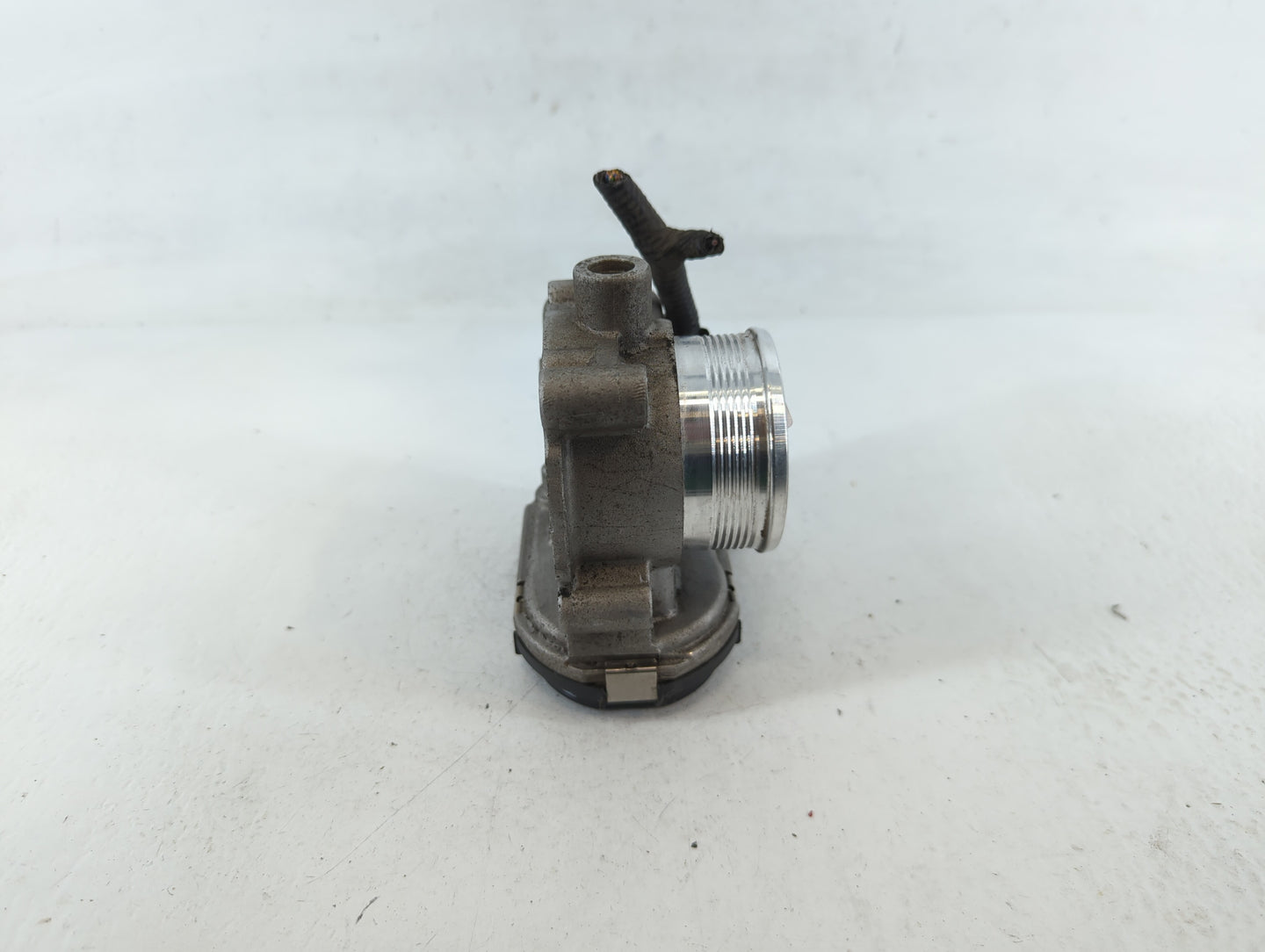 2013 Ford Fusion Throttle Body P/N:12235 CM5E 9F991AD Fits Fits 2012 2014 2015 2016 2017 OEM Used Auto Parts - Oemusedautoparts1.com