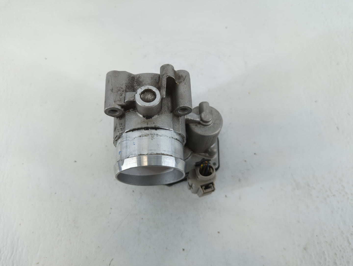 2014-2020 Ford Fusion Throttle Body P/N:DS7G-9F991-BB B15 253 4134 Fits Fits 2014 2015 2016 2017 2018 2019 2020 OEM Used Auto Parts - Oemusedautoparts1.com