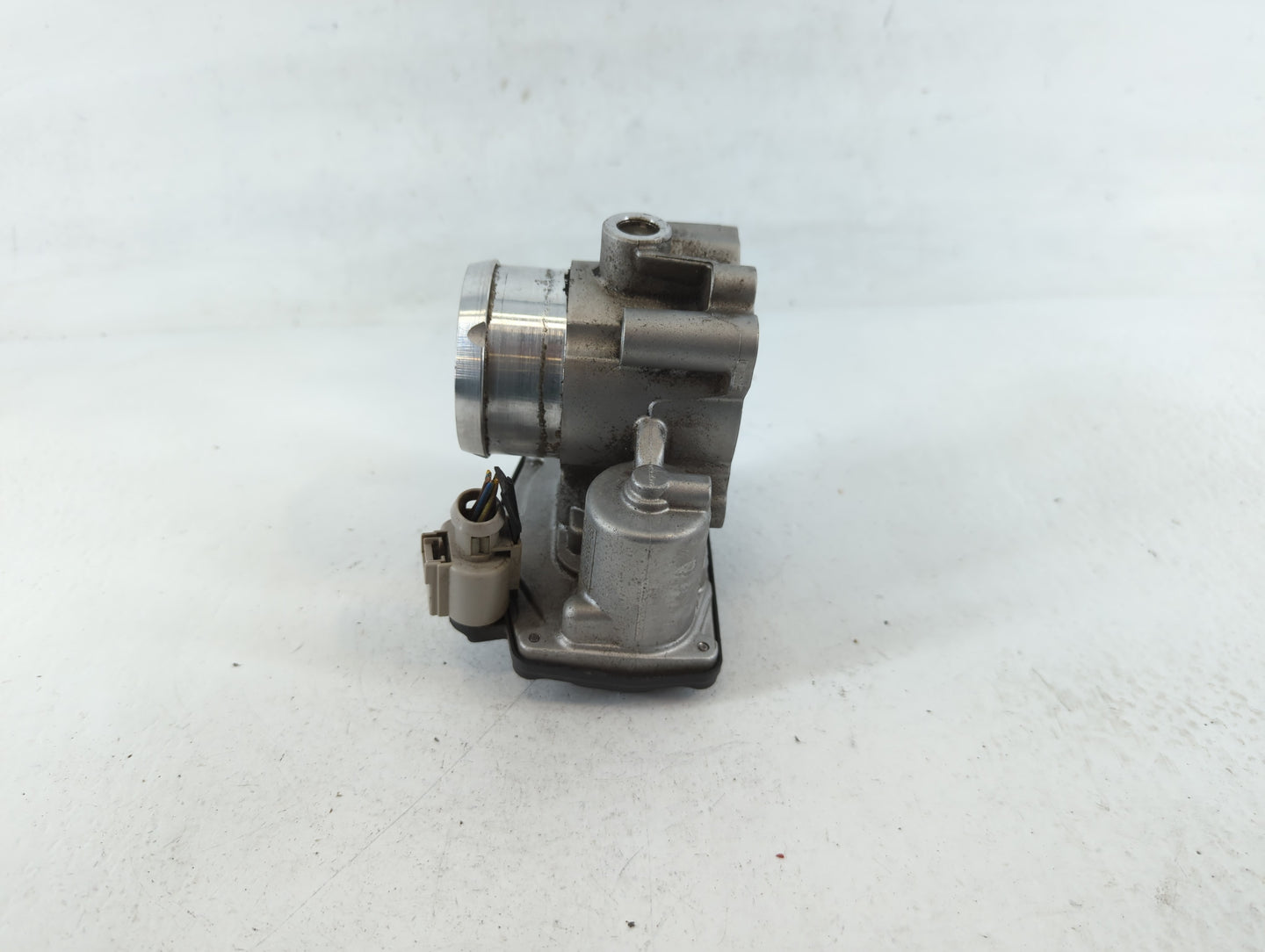 2014-2020 Ford Fusion Throttle Body P/N:DS7G-9F991-BB B15 253 4134 Fits Fits 2014 2015 2016 2017 2018 2019 2020 OEM Used Auto Parts - Oemusedautoparts1.com