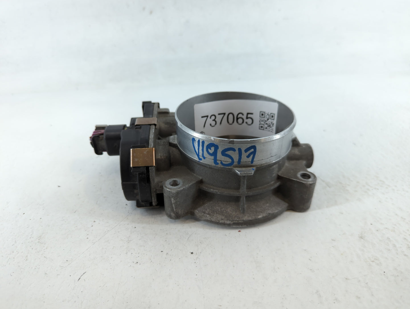 2007-2008 Cadillac Escalade Throttle Body P/N:RME87-3A 0760 Fits Fits 2006 2007 2008 2009 OEM Used Auto Parts - Oemusedautoparts1.com