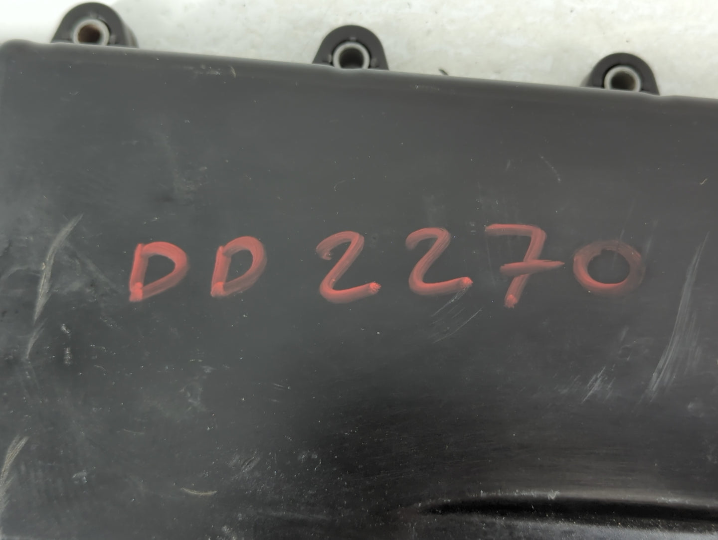 2012 Gmc Acadia Passenger Right Cylinder Head Valve Cover P/N:PA6.6-GF33 SP5398 Fits OEM Used Auto Parts - Oemusedautoparts1.com