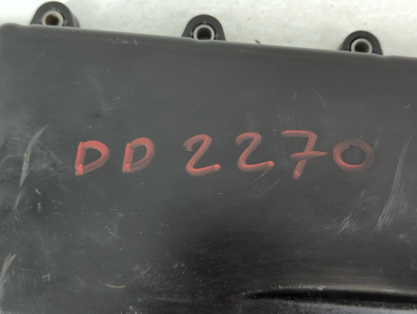2012 Gmc Acadia Passenger Right Cylinder Head Valve Cover P/N:PA6.6-GF33 SP5398 Fits OEM Used Auto Parts - Oemusedautoparts1.com