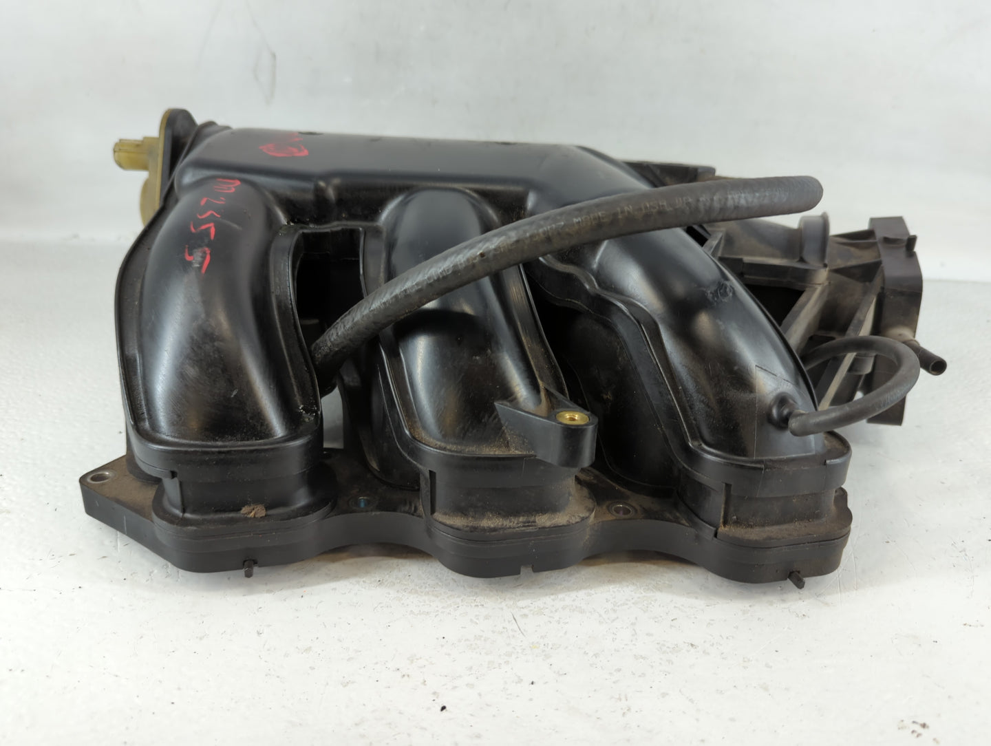 1997-1998 Lexus Es300 Air Intake Manifold P/N:17134-31050 Fits Fits 1997 1998 1999 2000 2001 2002 2003 OEM Used Auto Parts - Oemusedautoparts1.com