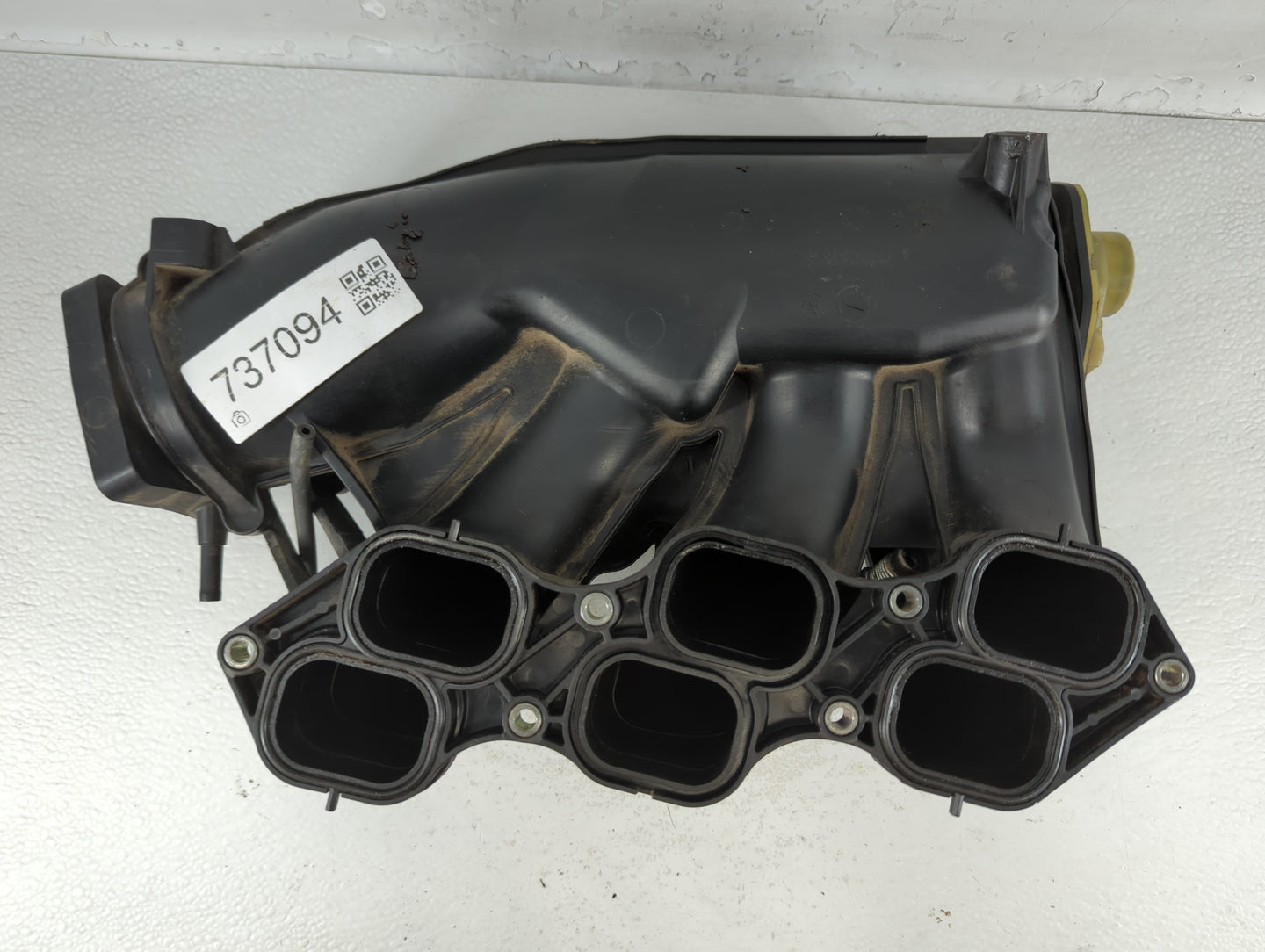 1997-1998 Lexus Es300 Air Intake Manifold P/N:17134-31050 Fits Fits 1997 1998 1999 2000 2001 2002 2003 OEM Used Auto Parts - Oemusedautoparts1.com