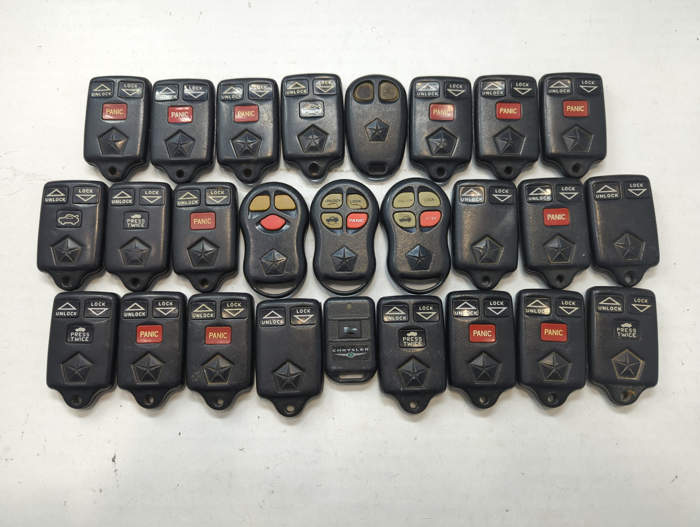 Lot of 25 Dodge Keyless Entry Remote Fob MIXED FCC IDS MIXED PART NUMBERS - Oemusedautoparts1.com