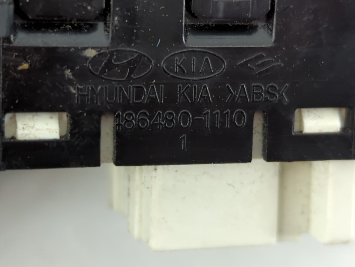 2011-2016 Kia Optima Master Power Window Switch Replacement Driver Side Left P/N:186480-1110 Fits OEM Used Auto Parts - Oemusedautoparts1.com