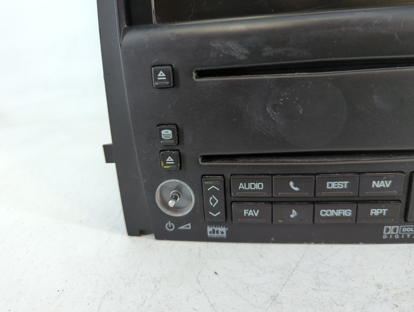 2007-2009 Cadillac Escalade Radio AM FM Cd Player Receiver Replacement P/N:28060507 15916596 Fits Fits 2007 2008 2009 OEM Used Auto Parts - Oemusedautoparts1.com