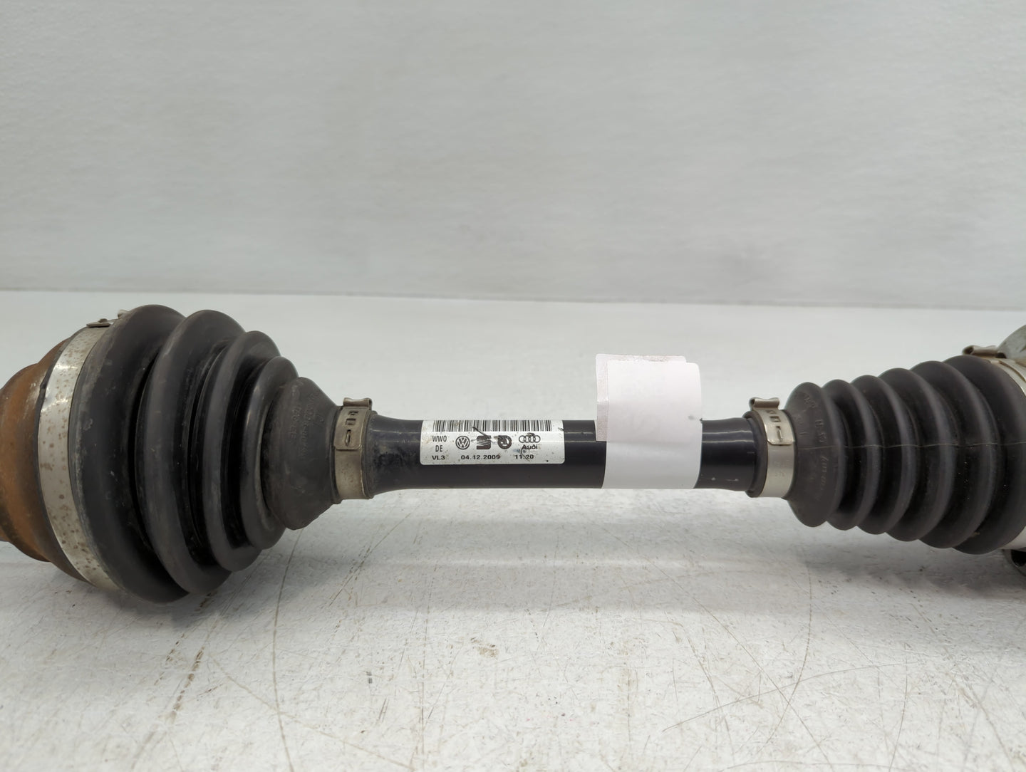 2009-2010 Volkswagen Cc Axle Shaft Front Driver Cv C/v - Oemusedautoparts1.com