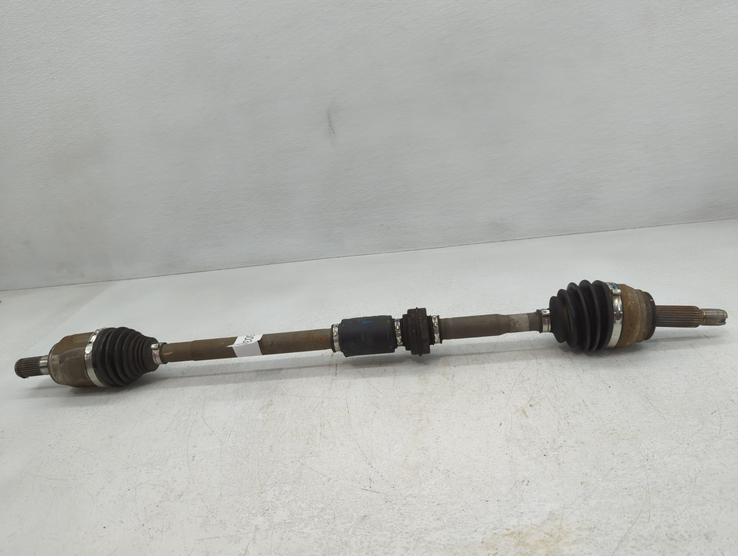 2017-2020 Hyundai Elantra Axle Shaft Front Driver Cv C/v - Oemusedautoparts1.com