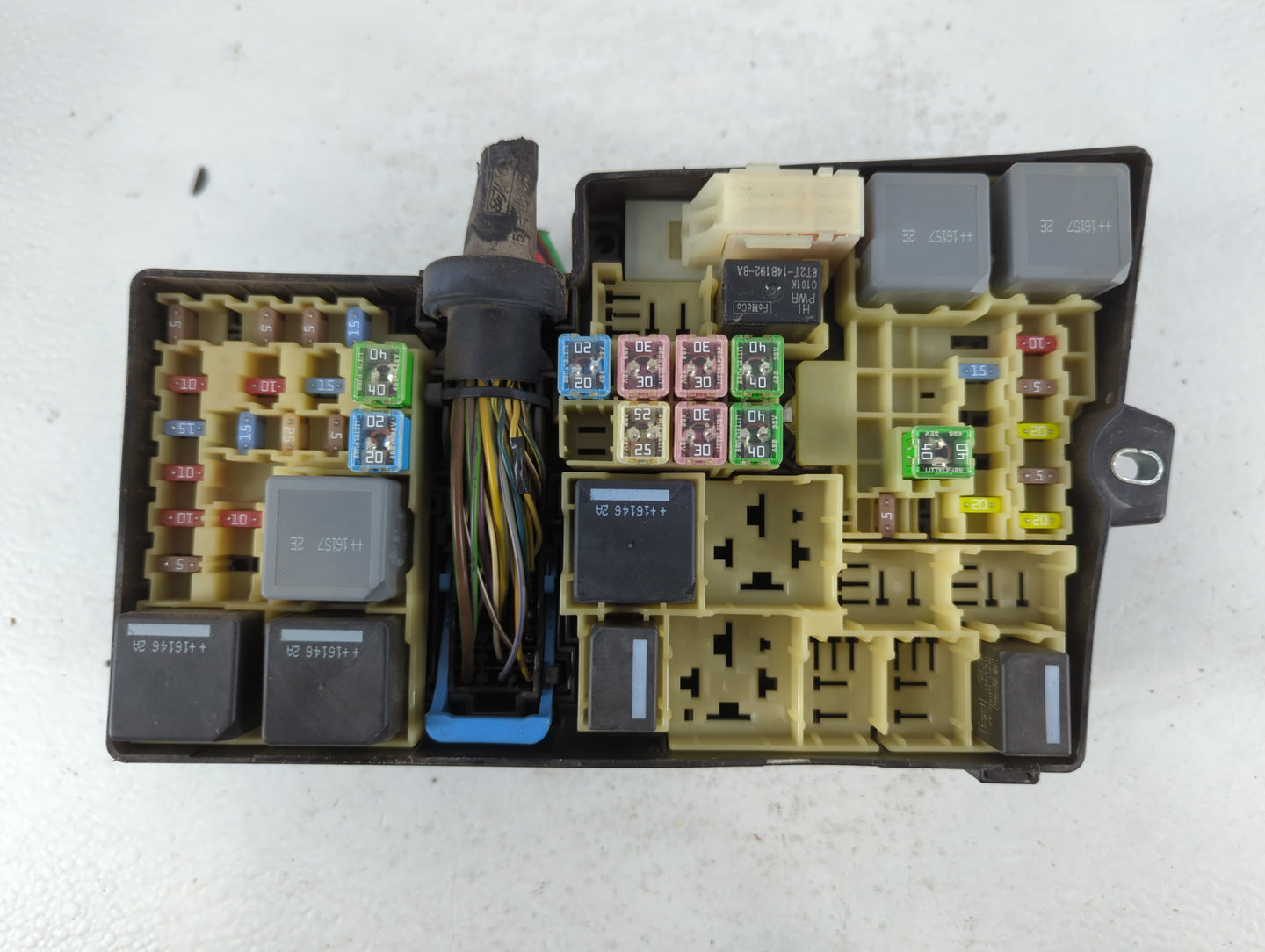 2017 Ford Escape Fusebox Fuse Box Panel Relay Module P/N:AV6T-14A067-AD E02345500 Fits OEM Used Auto Parts - Oemusedautoparts1.com