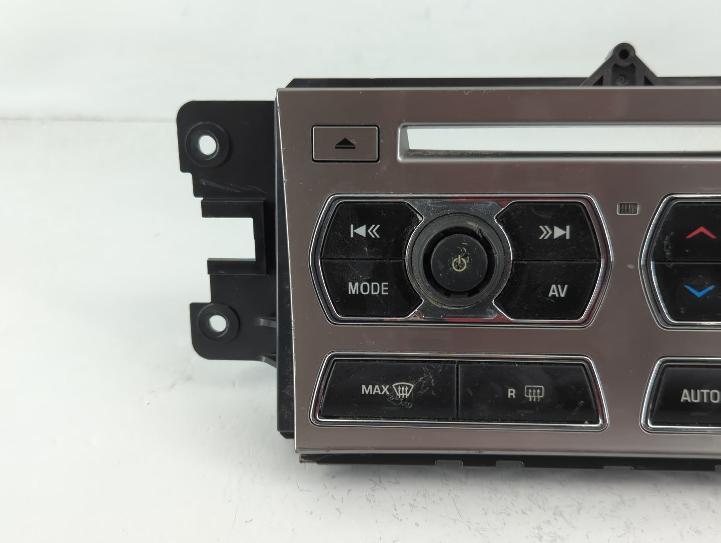 2013-2015 Jaguar Xf Radio AM FM Cd Player Receiver Replacement P/N:CX23-18C585-CD 140702-A Fits Fits 2013 2014 2015 OEM Used Auto Parts - Oemusedautoparts1.com
