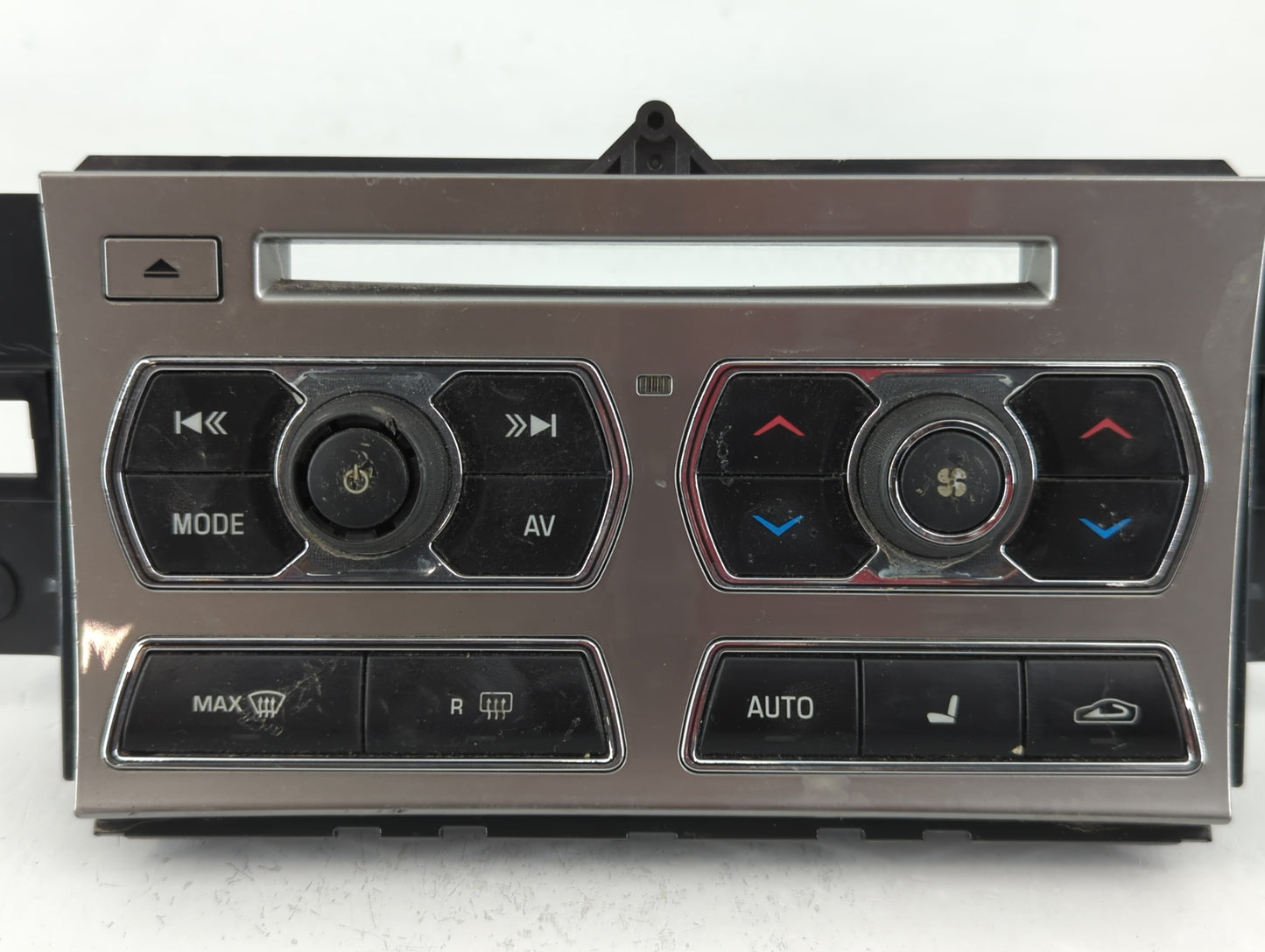 2013-2015 Jaguar Xf Radio AM FM Cd Player Receiver Replacement P/N:CX23-18C585-CD 140702-A Fits Fits 2013 2014 2015 OEM Used Auto Parts - Oemusedautoparts1.com