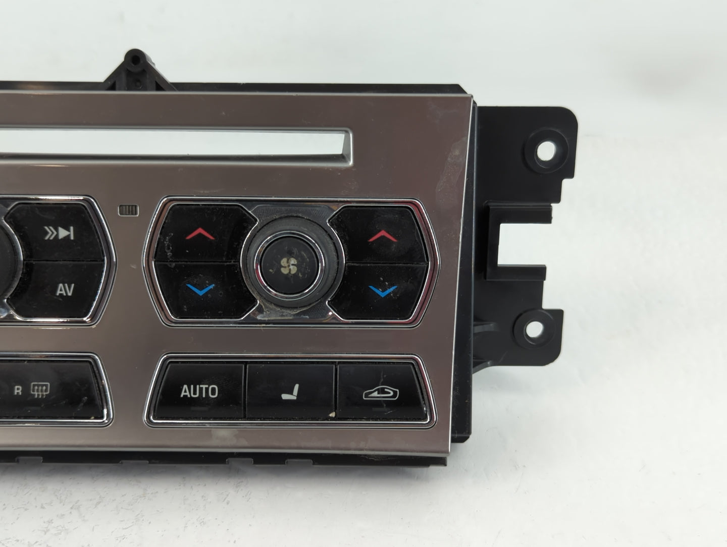 2013-2015 Jaguar Xf Radio AM FM Cd Player Receiver Replacement P/N:CX23-18C585-CD 140702-A Fits Fits 2013 2014 2015 OEM Used Auto Parts - Oemusedautoparts1.com