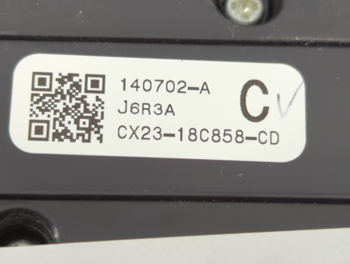 2013-2015 Jaguar Xf Radio AM FM Cd Player Receiver Replacement P/N:CX23-18C585-CD 140702-A Fits Fits 2013 2014 2015 OEM Used Auto Parts - Oemusedautoparts1.com
