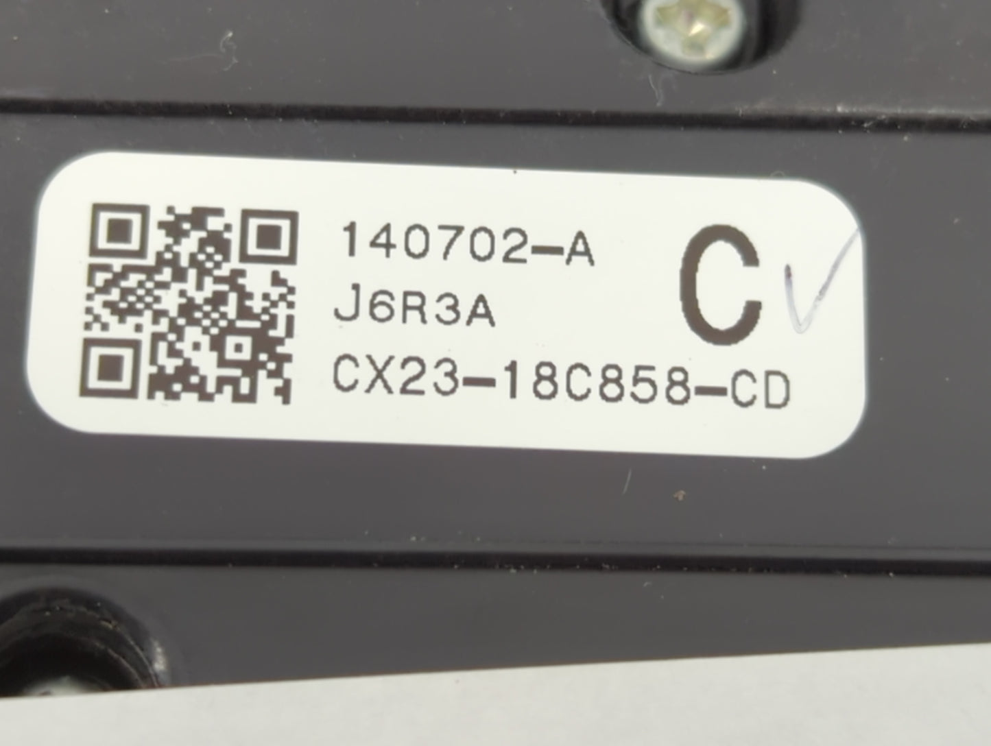2013-2015 Jaguar Xf Radio AM FM Cd Player Receiver Replacement P/N:CX23-18C585-CD 140702-A Fits Fits 2013 2014 2015 OEM Used Auto Parts - Oemusedautoparts1.com