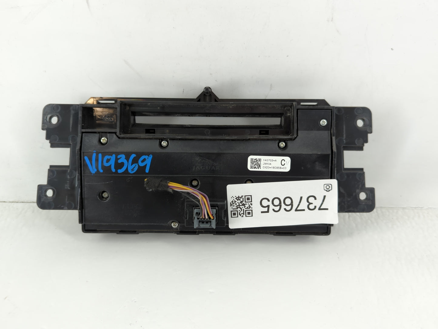 2013-2015 Jaguar Xf Radio AM FM Cd Player Receiver Replacement P/N:CX23-18C585-CD 140702-A Fits Fits 2013 2014 2015 OEM Used Auto Parts - Oemusedautoparts1.com