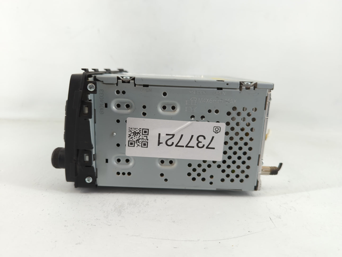 2015-2017 Hyundai Accent Radio AM FM Cd Player Receiver Replacement P/N:96170-1R111RDR Fits Fits 2015 2016 2017 OEM Used Auto Parts - Oemusedautoparts1.com