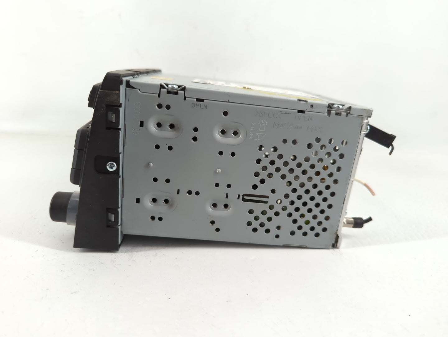 2012-2015 Hyundai Sonata Radio AM FM Cd Player Receiver Replacement P/N:96180-3Q6004X Fits Fits 2012 2013 2014 2015 OEM Used Auto Parts - Oemusedautoparts1.com