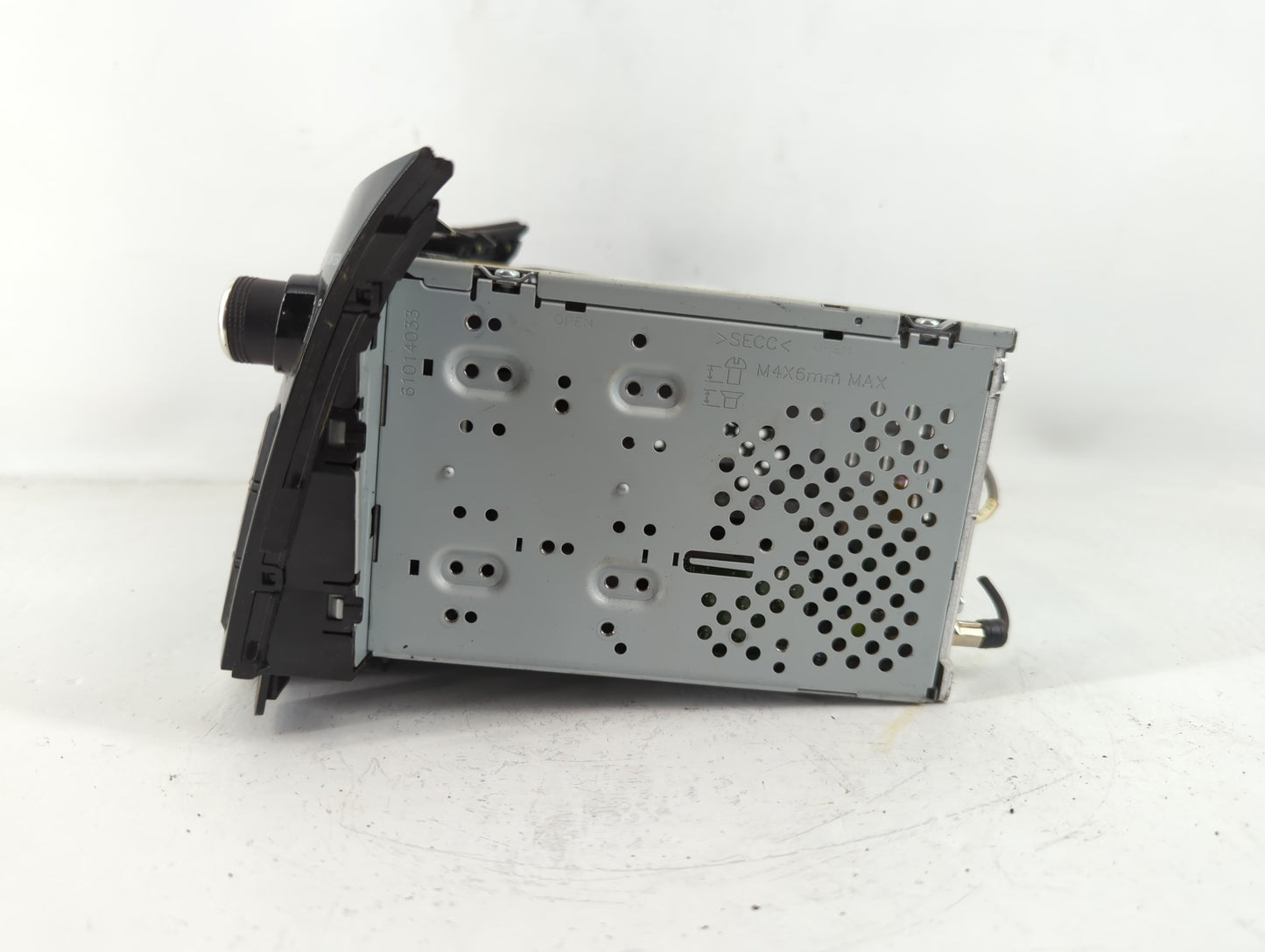 2014-2015 Hyundai Elantra Radio AM FM Cd Player Receiver Replacement P/N:96170-A5160GU Fits Fits 2014 2015 OEM Used Auto Parts - Oemusedautoparts1.com