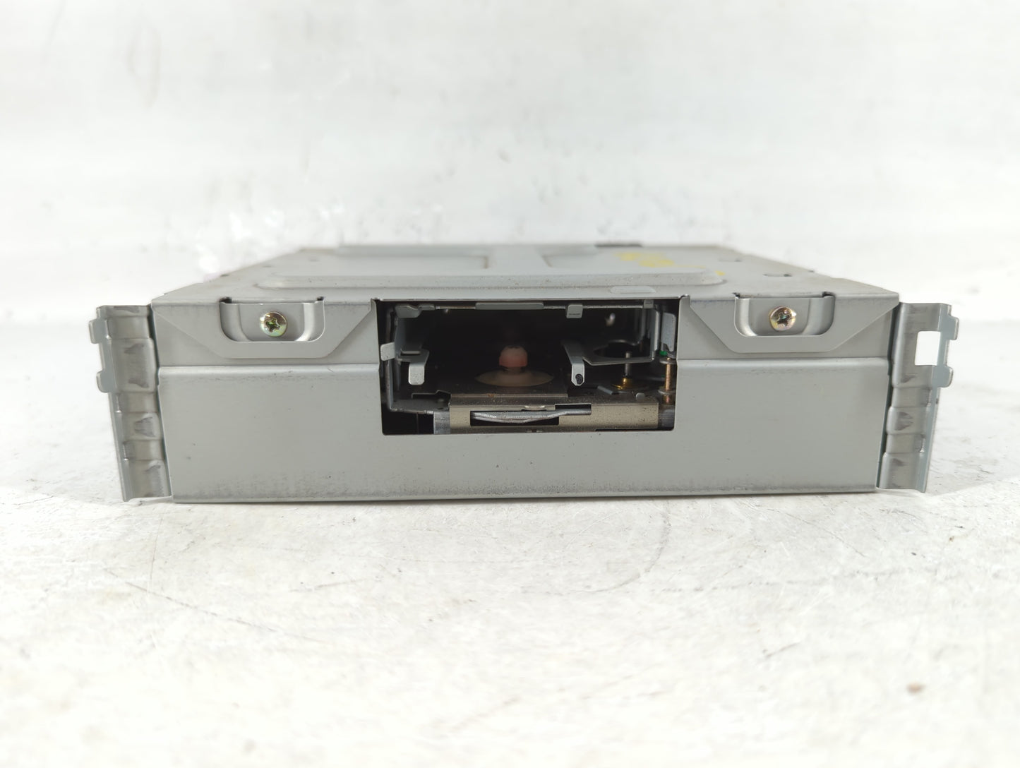 1999-2003 Lexus Rx300 Radio AM FM Cd Player Receiver Replacement P/N:86120-48050 Fits Fits 1999 2000 2001 2002 2003 OEM Used Auto Parts - Oemusedautoparts1.com