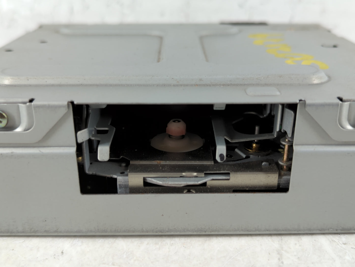 1999-2003 Lexus Rx300 Radio AM FM Cd Player Receiver Replacement P/N:86120-48050 Fits Fits 1999 2000 2001 2002 2003 OEM Used Auto Parts - Oemusedautoparts1.com