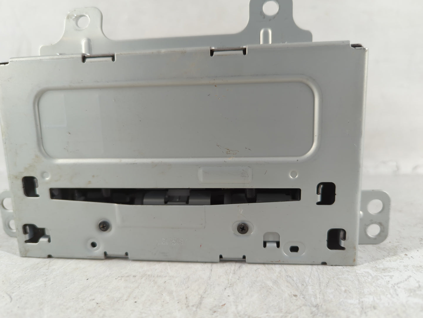 2011-2012 Chevrolet Cruze Radio AM FM Cd Player Receiver Replacement P/N:22870782 Fits Fits 2010 2011 2012 OEM Used Auto Parts - Oemusedautoparts1.com