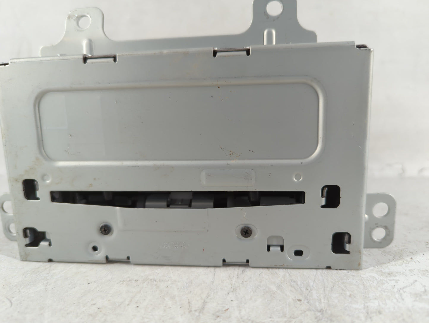 2011-2012 Chevrolet Cruze Radio AM FM Cd Player Receiver Replacement P/N:22870782 Fits Fits 2010 2011 2012 OEM Used Auto Parts - Oemusedautoparts1.com