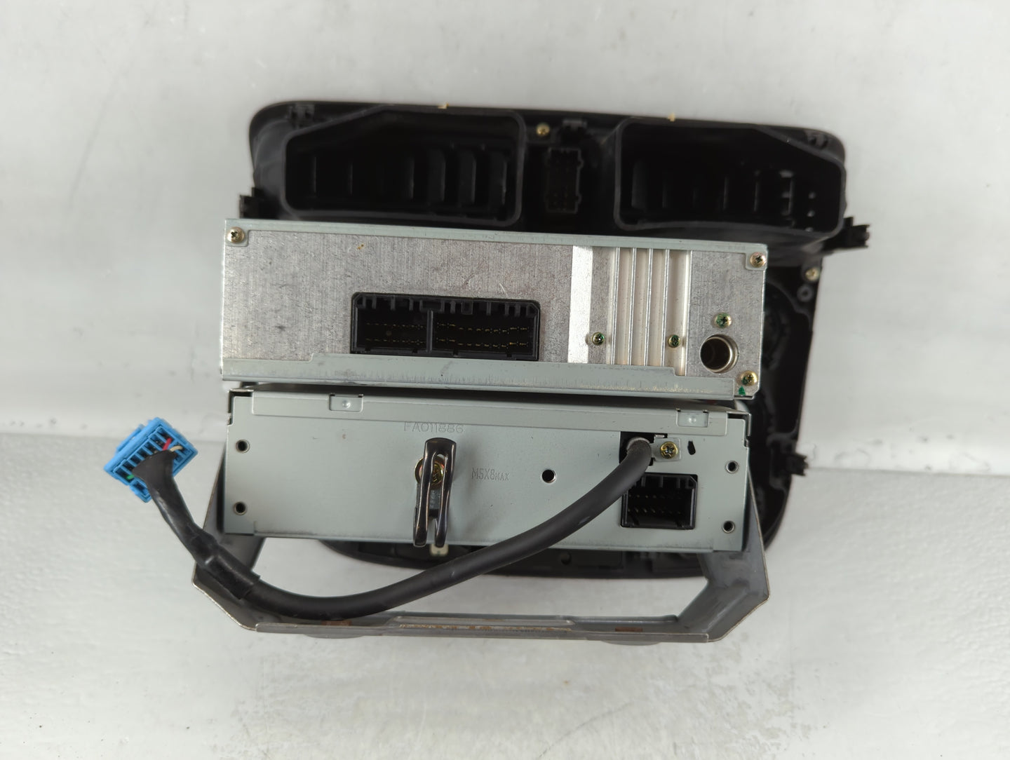 2003 Honda Civic Radio AM FM Cd Player Receiver Replacement P/N:A010 3552K, NH-365L Fits OEM Used Auto Parts - Oemusedautoparts1.com