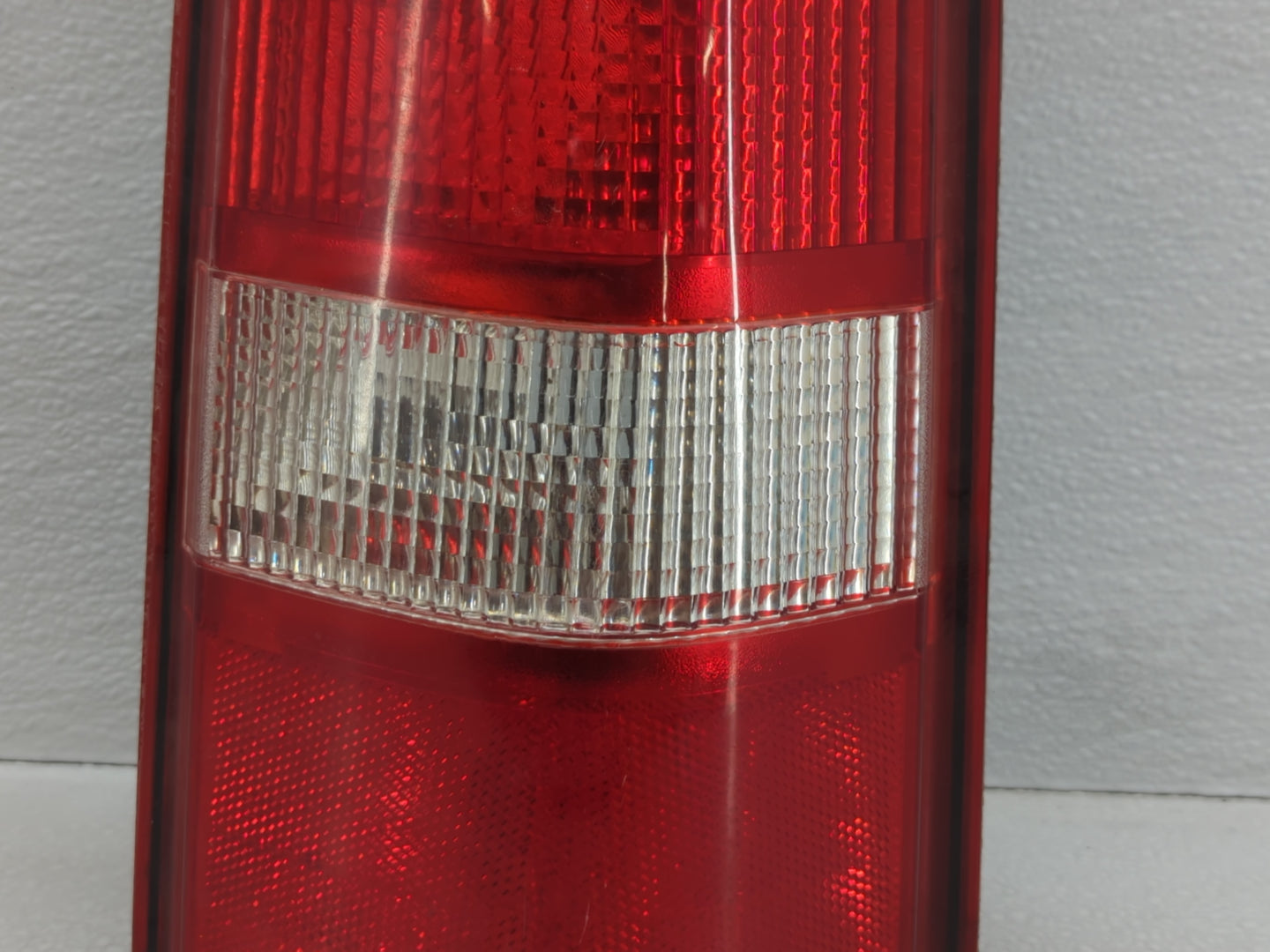 2003-2019 Gmc Savana 2500 Tail Light Assembly Passenger Right OEM P/N:20338320 Fits OEM Used Auto Parts - Oemusedautoparts1.com