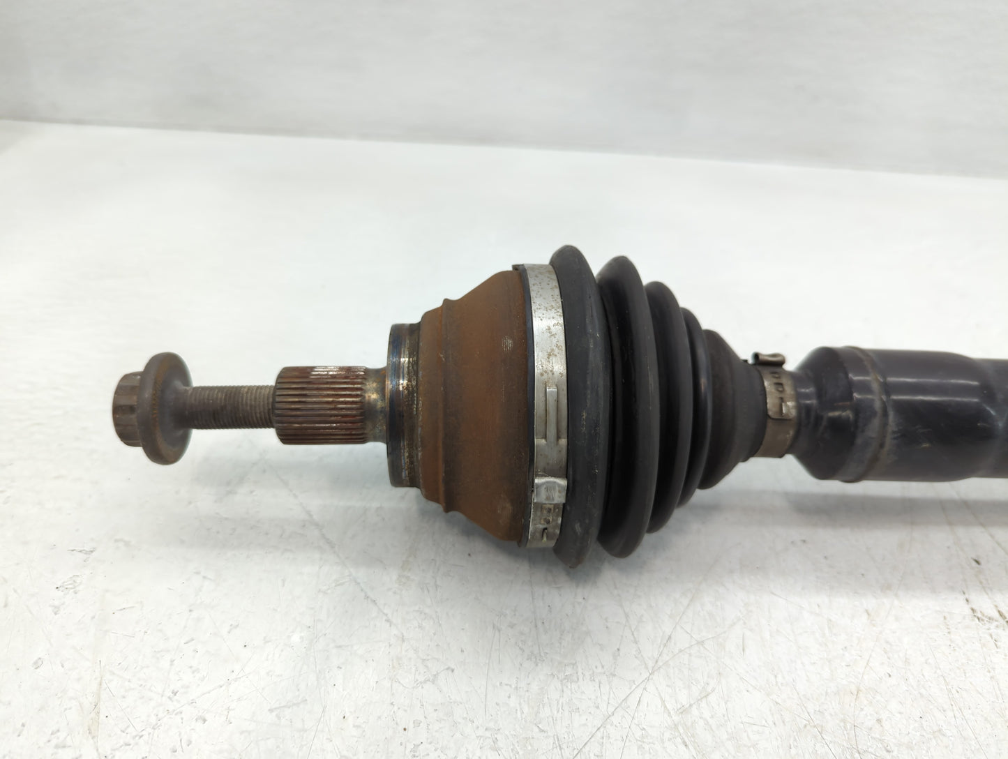 2009-2010 Volkswagen Cc Axle Shaft Front Passenger Cv C/v - Oemusedautoparts1.com