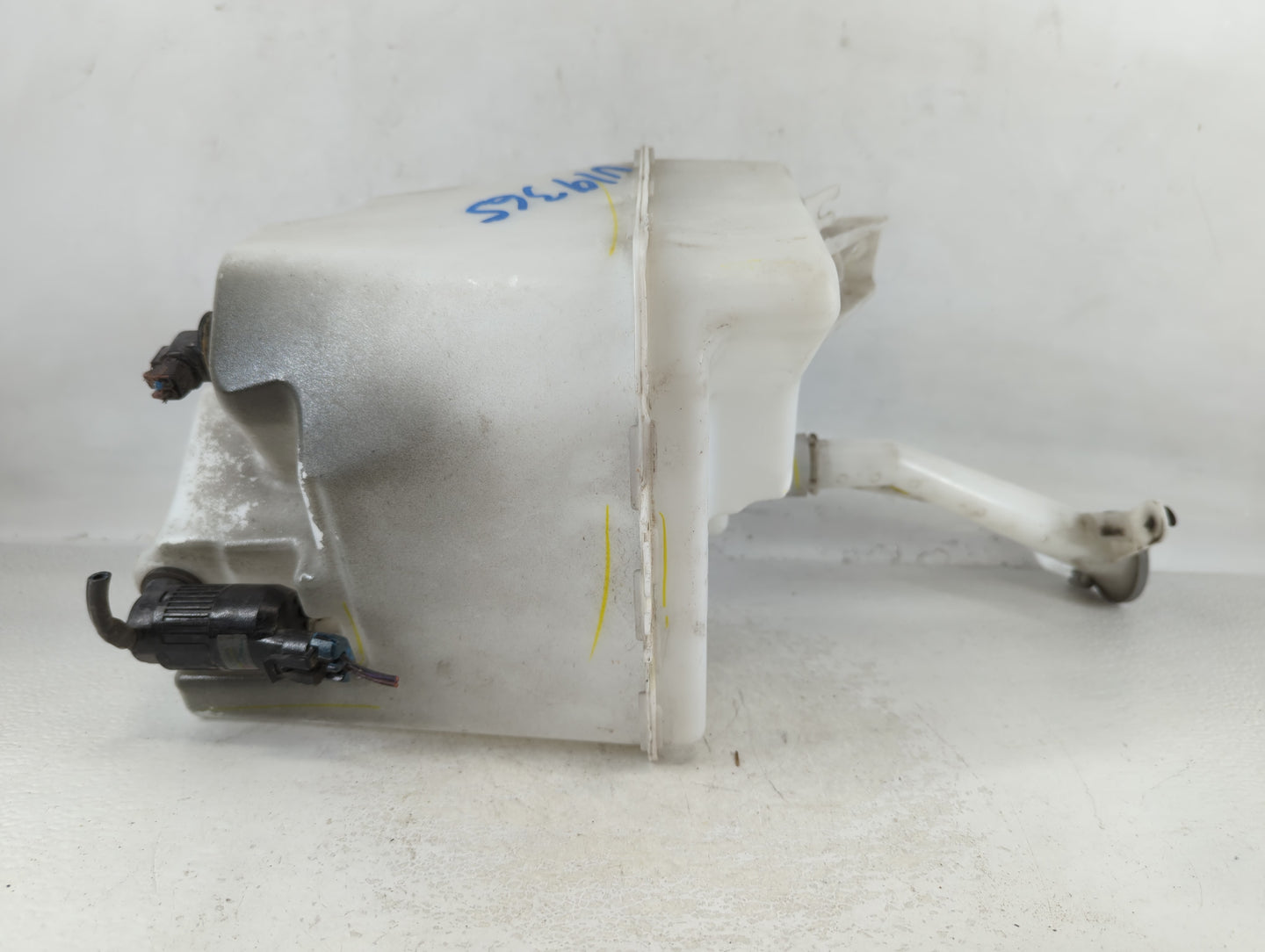 2016-2019 Nissan Sentra Windshield Washer Fluid Reservoir Bottle Oem - Oemusedautoparts1.com
