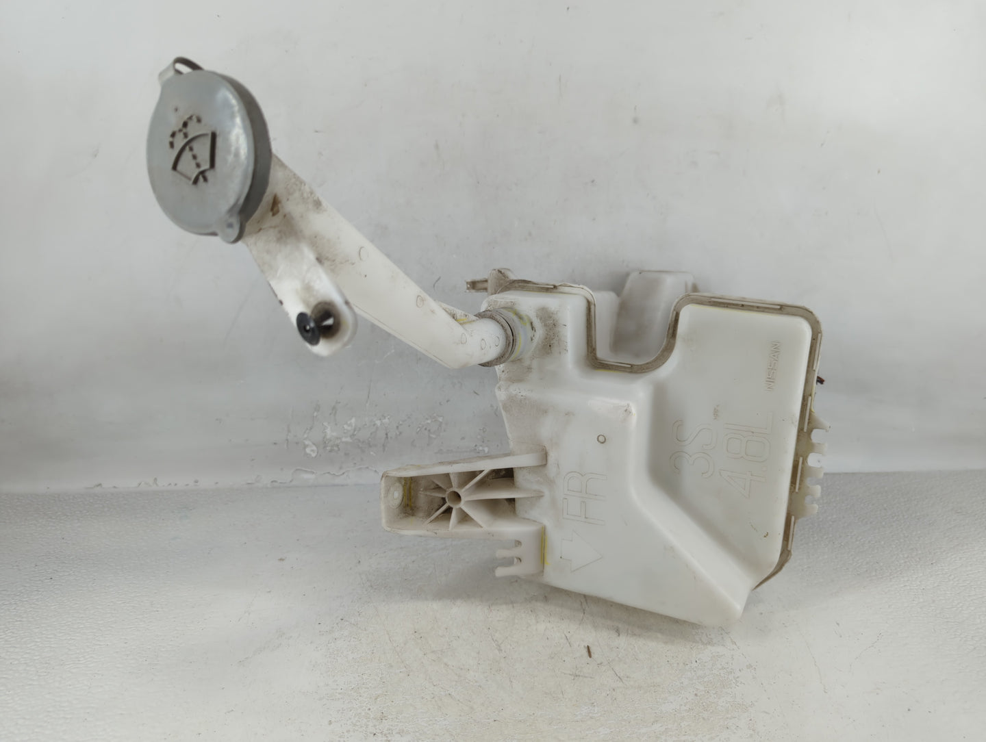 2016-2019 Nissan Sentra Windshield Washer Fluid Reservoir Bottle Oem - Oemusedautoparts1.com
