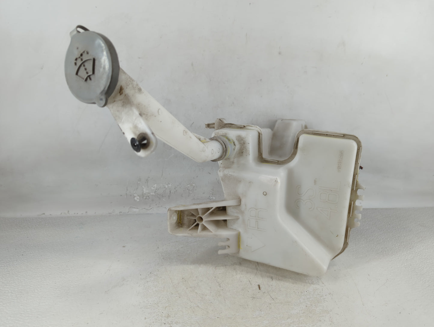 2016-2019 Nissan Sentra Windshield Washer Fluid Reservoir Bottle Oem - Oemusedautoparts1.com