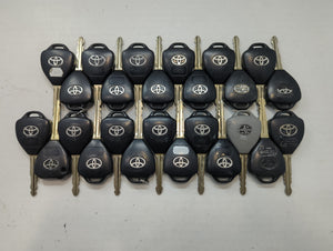 Lot of 25 Toyota Keyless Entry Remote Fob MIXED FCC IDS MIXED PART