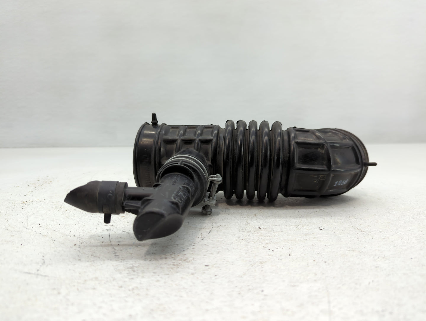 2014 Nissan Sentra Air Cleaner Intake Duct Hose Tube - Oemusedautoparts1.com