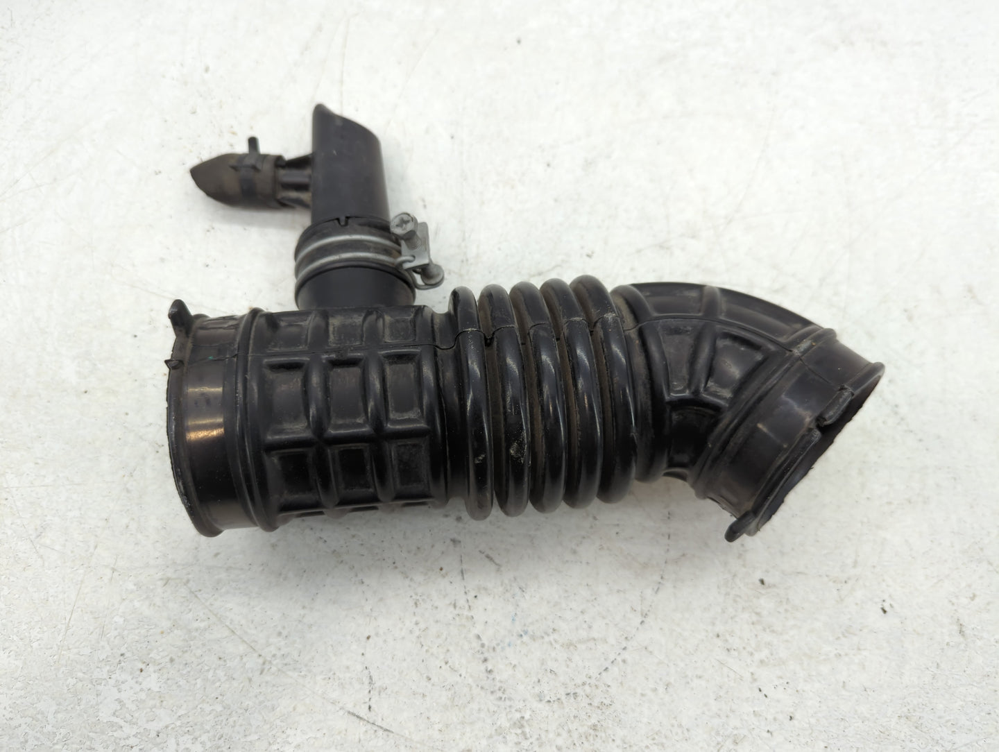 2014 Nissan Sentra Air Cleaner Intake Duct Hose Tube - Oemusedautoparts1.com