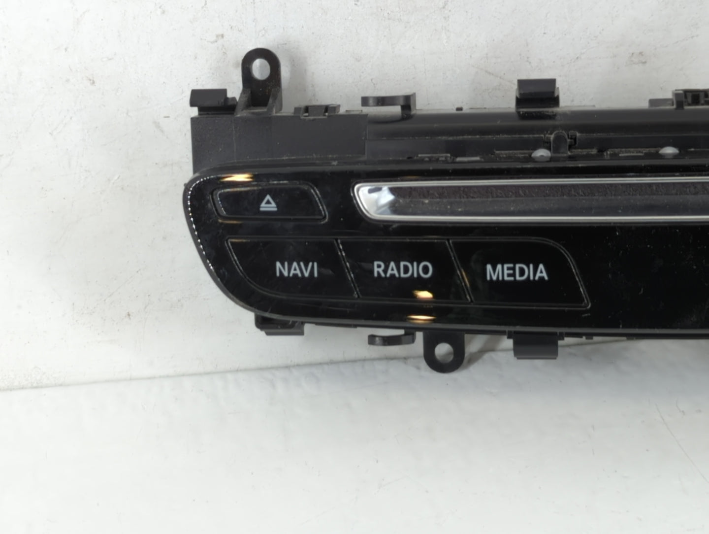 2016-2019 Mercedes-Benz Glc300 Radio AM FM Cd Player Receiver Replacement P/N:A2059055201 Fits Fits 2015 2016 2017 2018 2019 OEM Used Auto Parts - Oemusedautoparts1.com