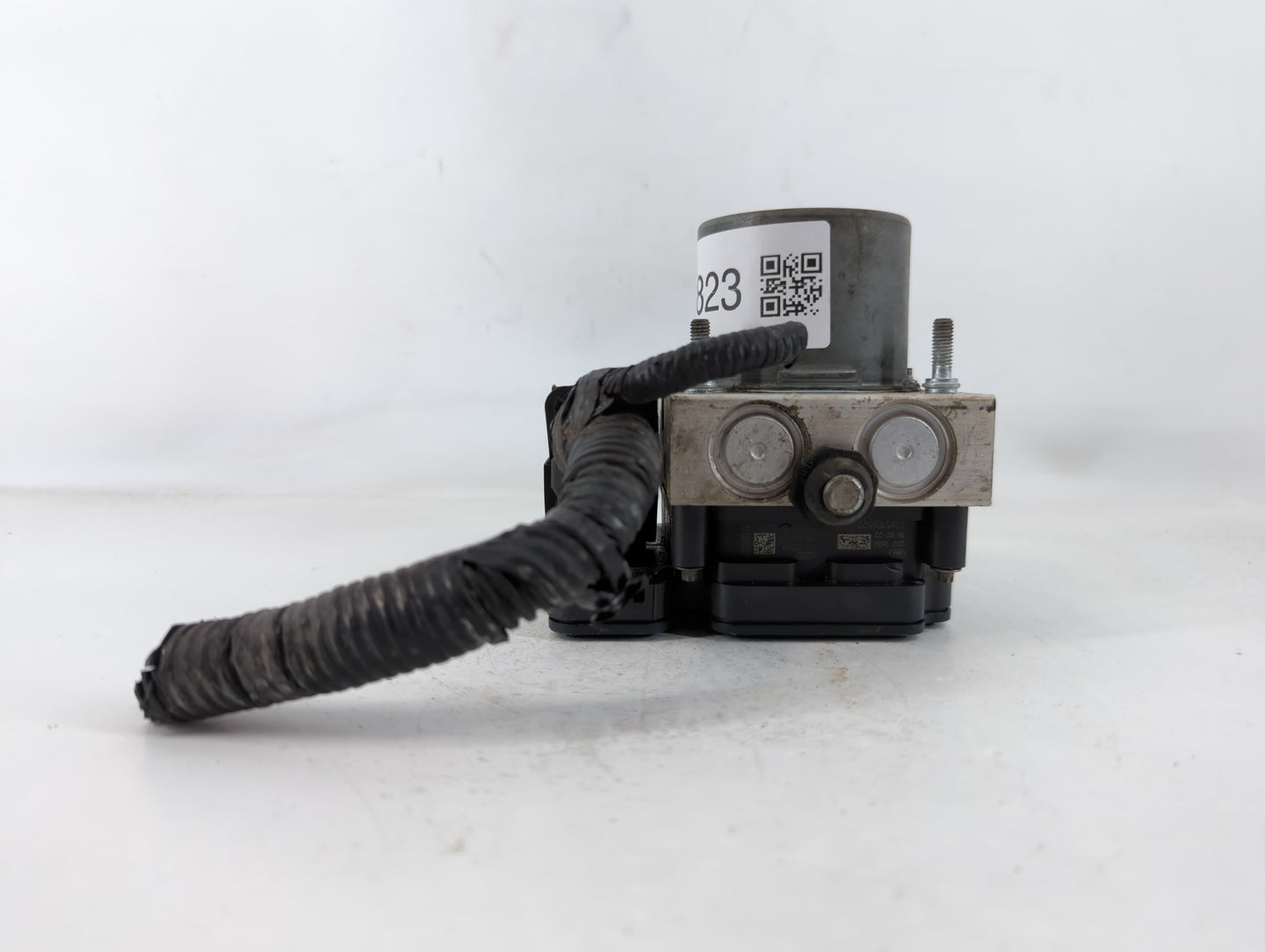 2015-2020 Dodge Grand Caravan ABS Pump Control Module Replacement P/N:P68183803AD Fits Fits 2015 2016 2017 2018 2019 2020 OEM Used Auto Parts - Oemusedautoparts1.com