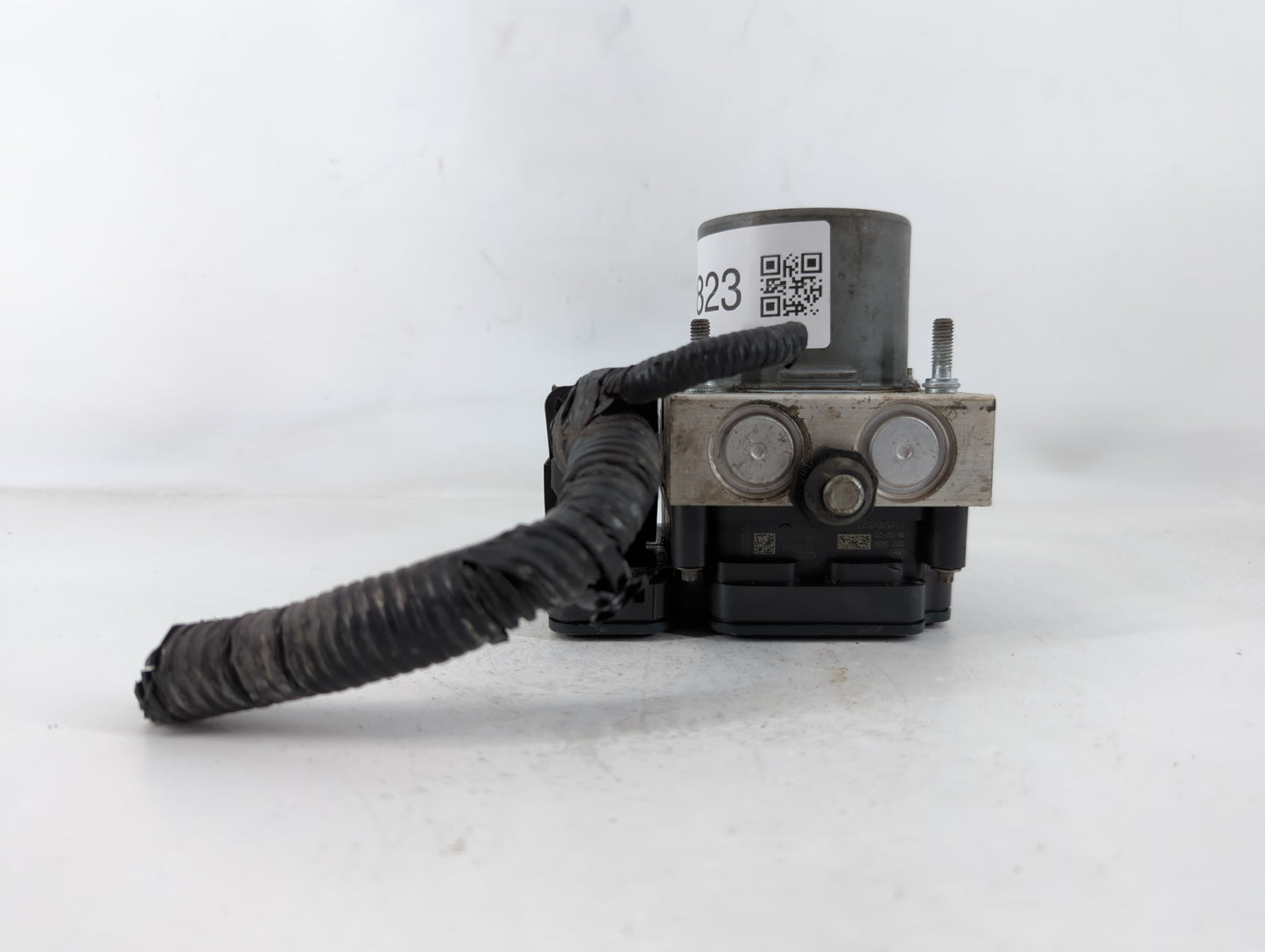 2015-2020 Dodge Grand Caravan ABS Pump Control Module Replacement P/N:P68183803AD Fits Fits 2015 2016 2017 2018 2019 2020 OEM Used Auto Parts - Oemusedautoparts1.com