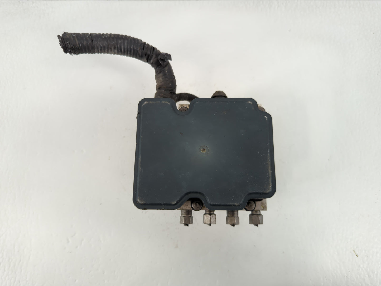 2015-2020 Dodge Grand Caravan ABS Pump Control Module Replacement P/N:P68183803AD Fits Fits 2015 2016 2017 2018 2019 2020 OEM Used Auto Parts - Oemusedautoparts1.com