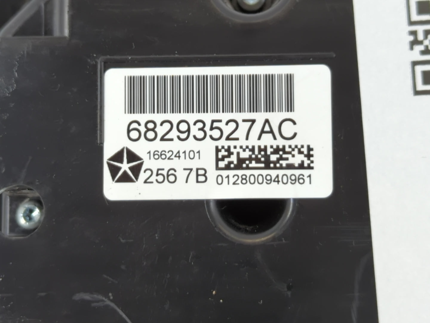 2018 Jeep Cherokee Climate Control Module Temperature AC/Heater Replacement P/N:68293527AC Fits OEM Used Auto Parts - Oemusedautoparts1.com