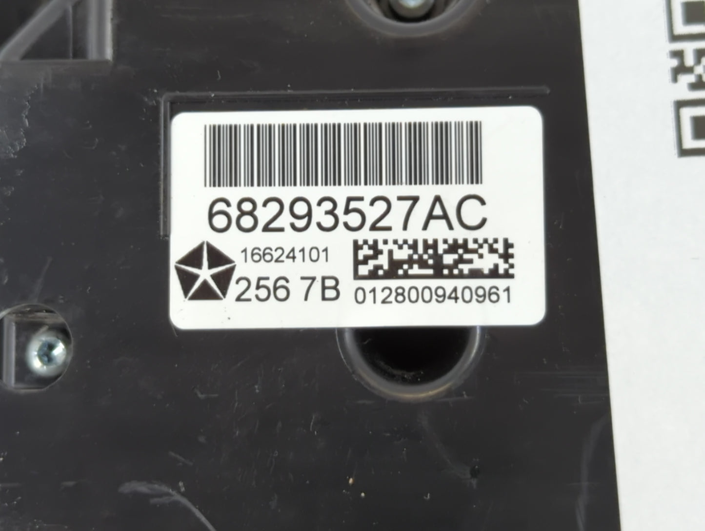 2018 Jeep Cherokee Climate Control Module Temperature AC/Heater Replacement P/N:68293527AC Fits OEM Used Auto Parts - Oemusedautoparts1.com