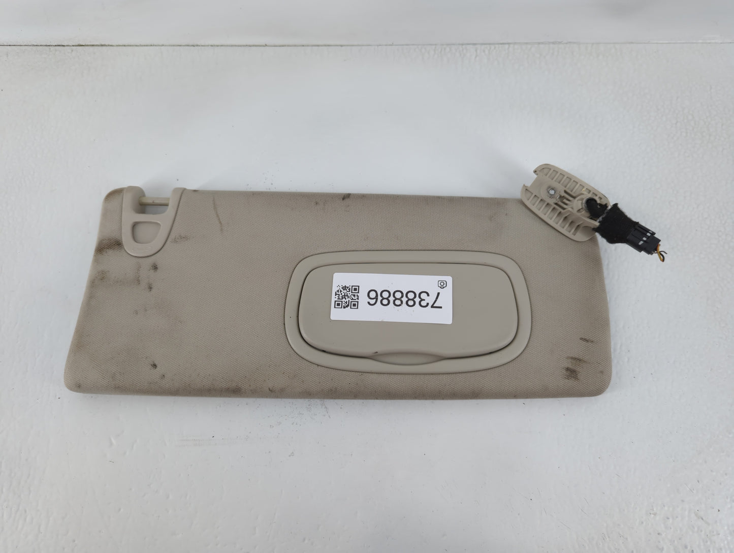 2014-2018 Jeep Cherokee Sun Visor Shade Replacement Passenger Right Mirror Fits Fits 2014 2015 2016 2017 2018 OEM Used Auto Parts - Oemusedautoparts1.com