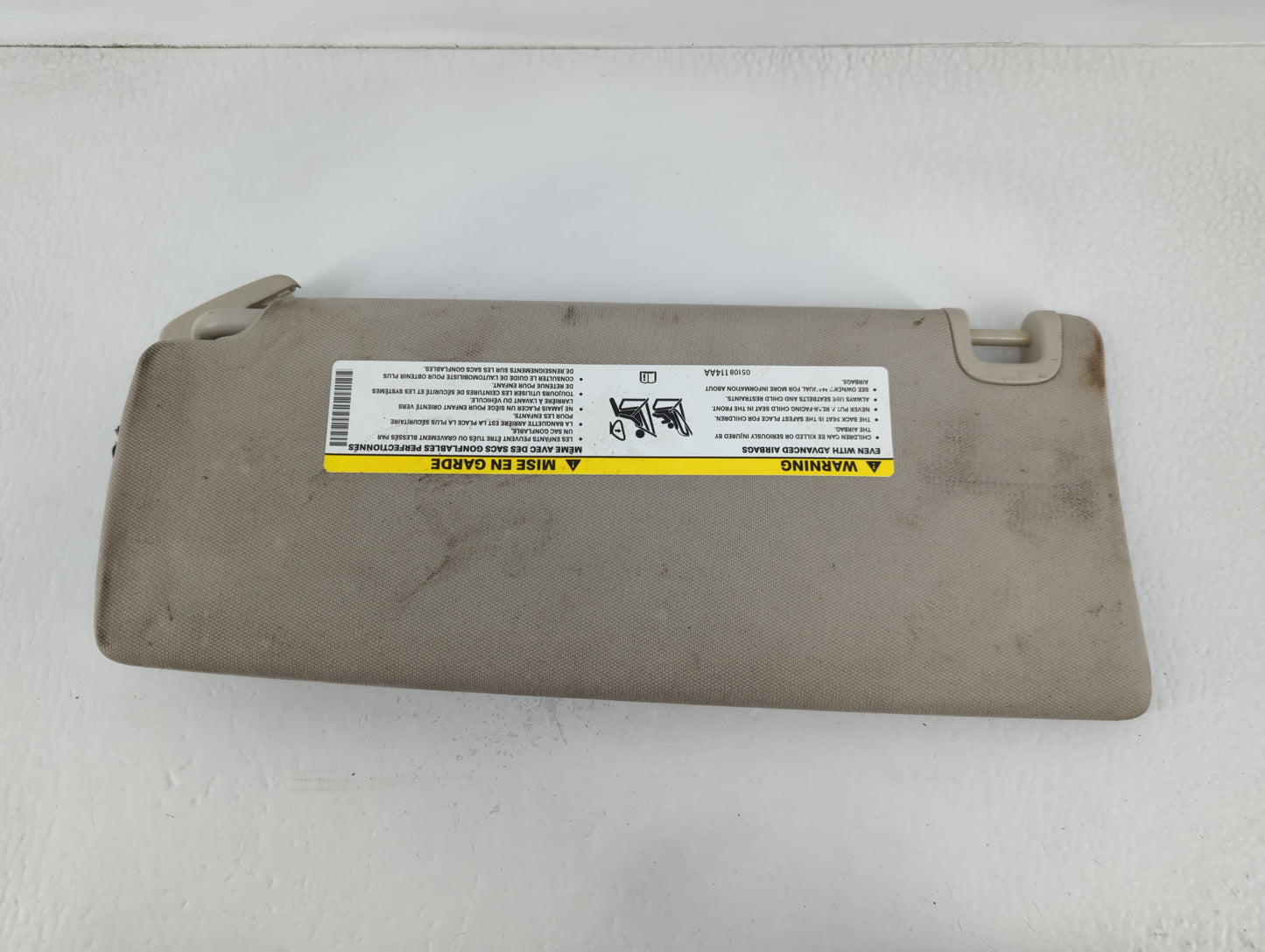 2014-2018 Jeep Cherokee Sun Visor Shade Replacement Passenger Right Mirror Fits Fits 2014 2015 2016 2017 2018 OEM Used Auto Parts - Oemusedautoparts1.com